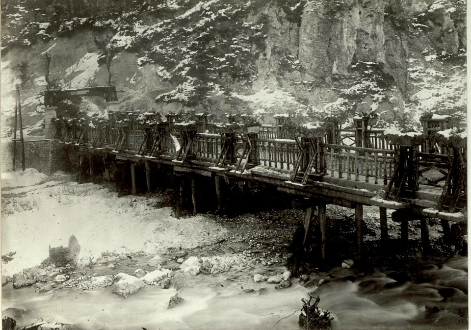 Verkehrsknotenpunkt Kranjska Gora (Kronau), Scottibrücke zwischen Kranjska Gora und Mojstrovka 1915 (2)