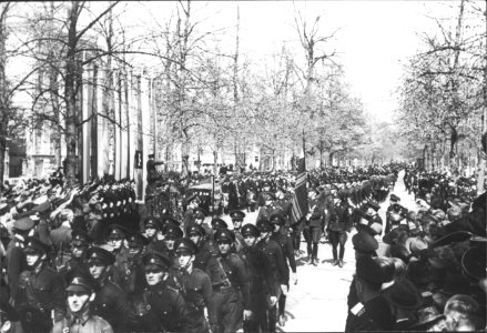 Verjaardag Mussert - Fotodienst der NSB - NIOD - 78361