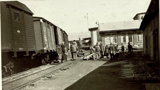 Verladung zum Abtransport, Schanzzeugdepot Nr.7. Standort, Cellulose-fabrik Seebach (BildID 15461504)