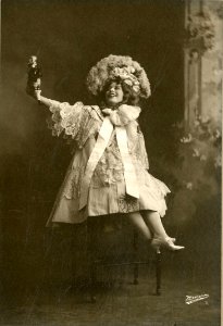 Vernice White, stage actress (SAYRE 11644)