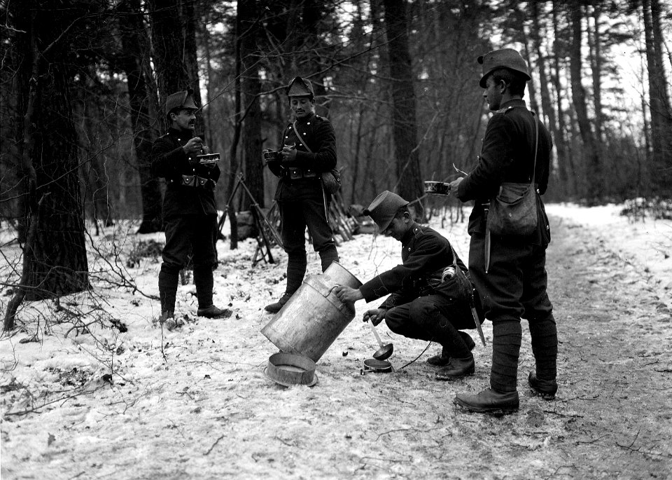 Verpflegung an der Grenze - CH-BAR - 3236717