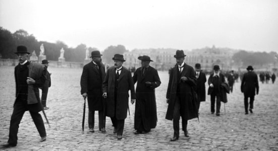 Versailles, élection présidentielle - arrivée du chanoine Collin et des députés lorrains