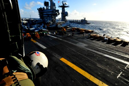 Vertical replenishment 090303-N-KD705-060