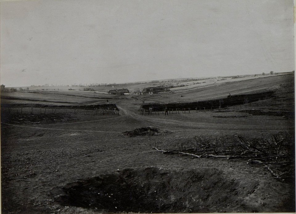 Verteidigungsfähiger Damm beim III-56 Bataillonskommando in Nowostawce (BildID 15450694)