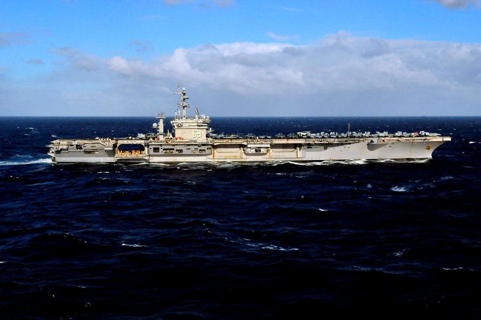Vertical replenishment 090303-N-KD705-069