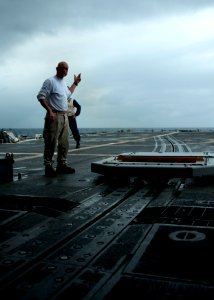 Vertical replenishment with USNS Sacagawea 120705-N-NL541-115