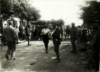 Verwundete in Gorjansko. (BildID 15586640)