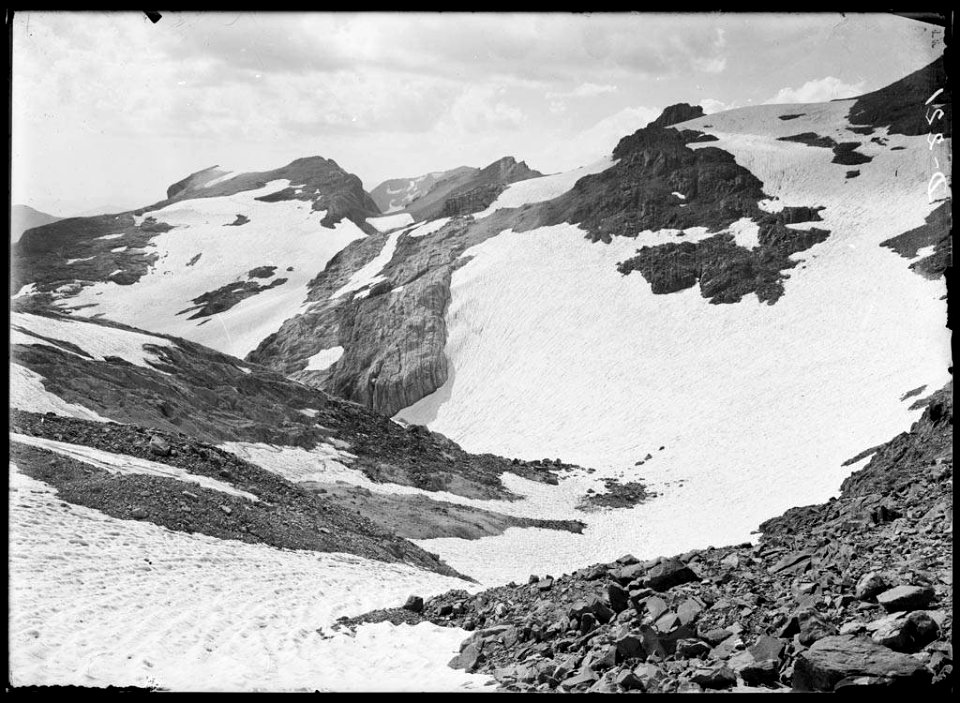 Vessants del Mont Perdut amb neu (AFCEC SOLER D 0221)