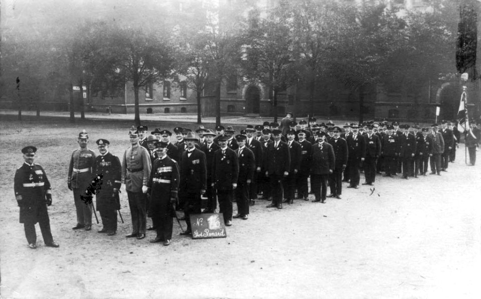 Veteranen vom Marinekorps Flandern 1914-1918 (Kiel 75.878)