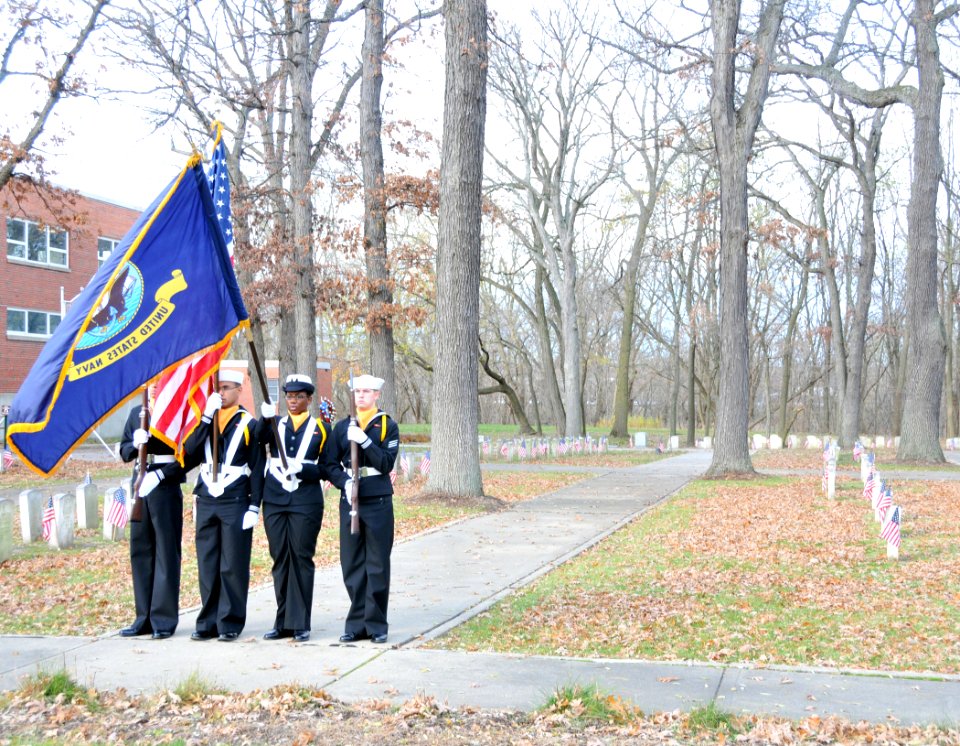 Veterans Day wreath-laying ceremony 091110-N-IK959-460
