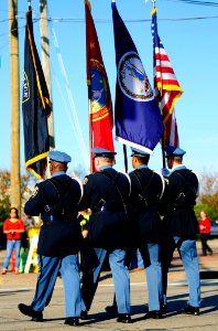 Veterans Day parade 121112-N-DU438-113