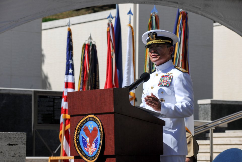 Veterans Day event 141111-N-GI544-103