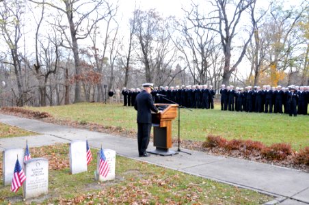 Veterans Day wreath-laying ceremony 091110-N-IK959-407