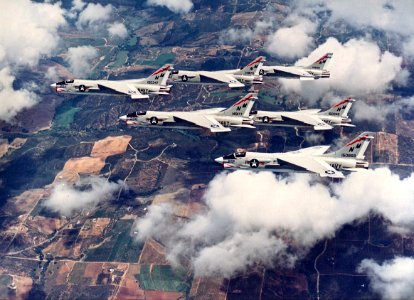 VF-194 F-8s