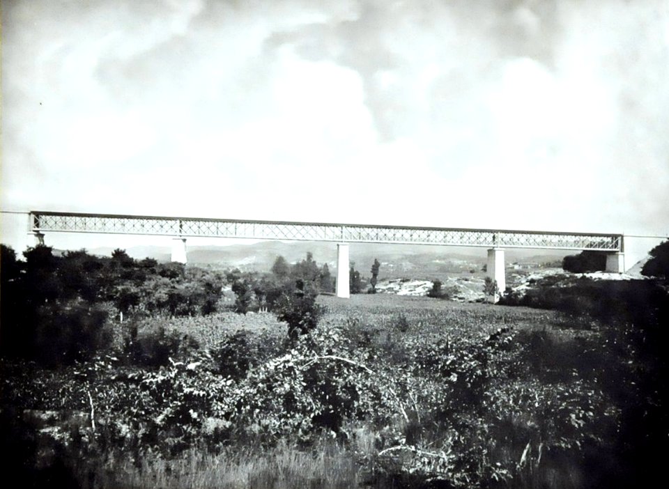 Viaduto de Vila Meã 10 (cropped)