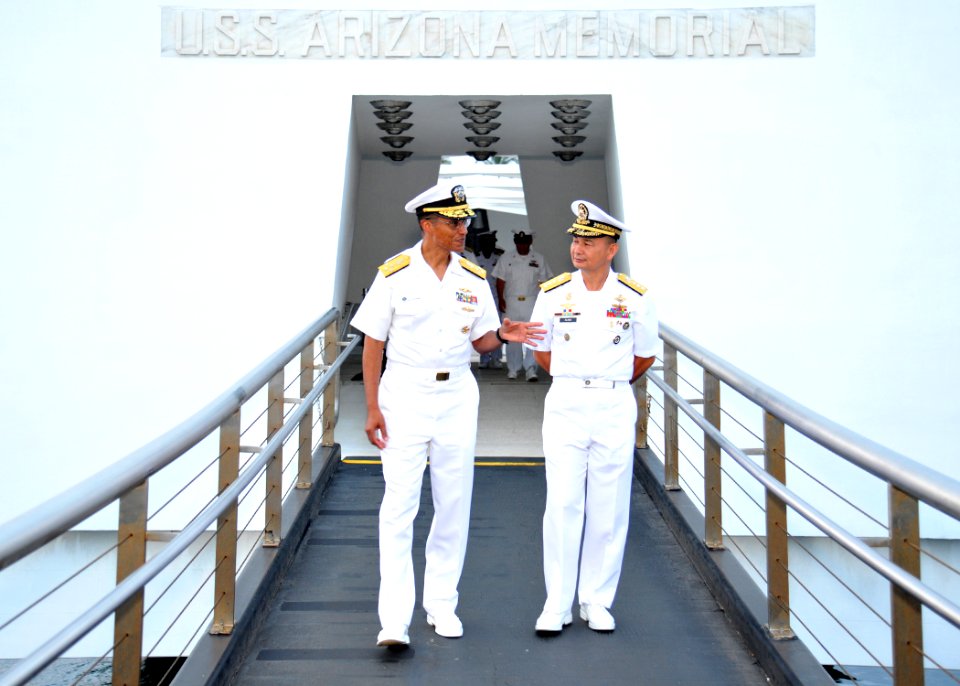 Vice Adm. Jose Luis Alano visit 130422-N-IT566-145