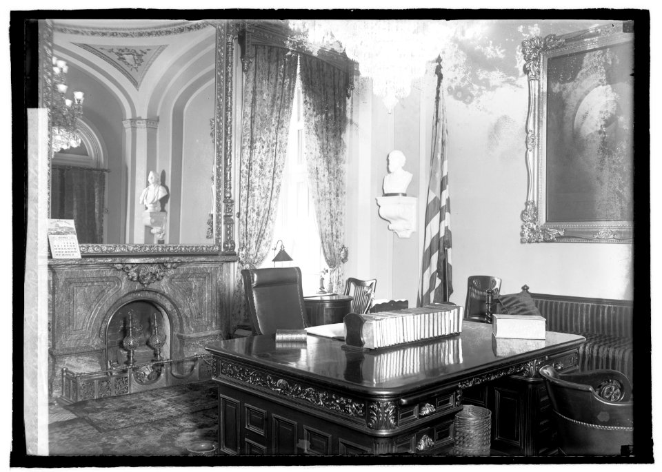 Vice Pres. room, Capitol LCCN2016822134