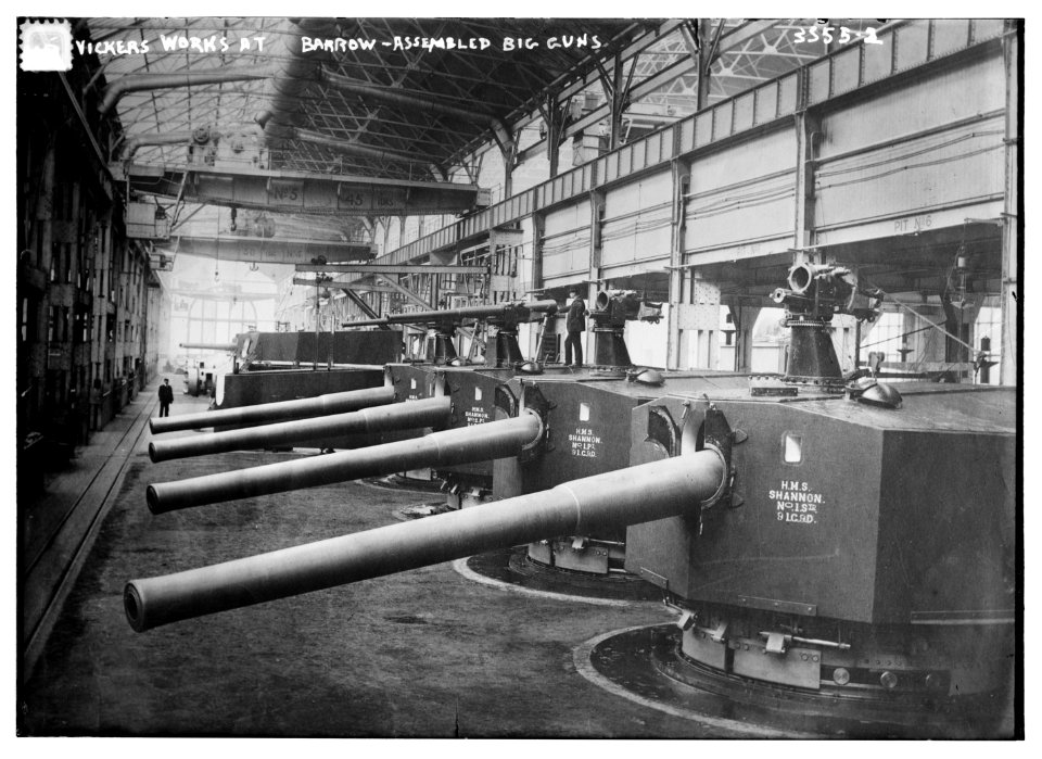 Vickers Works by Barrow - Assembled big guns LCCN2014699549