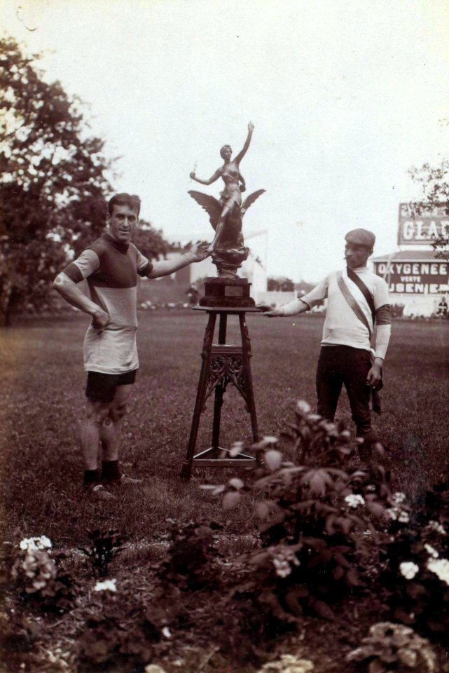 Victoire finale de Garin dans le Tour de France 1903 (au Vélodrome) 2
