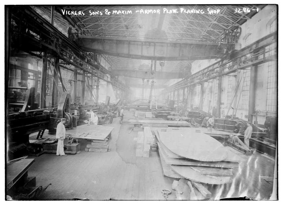 Vickers sons and Maxim - Armor plate planing shop LCCN2014697989