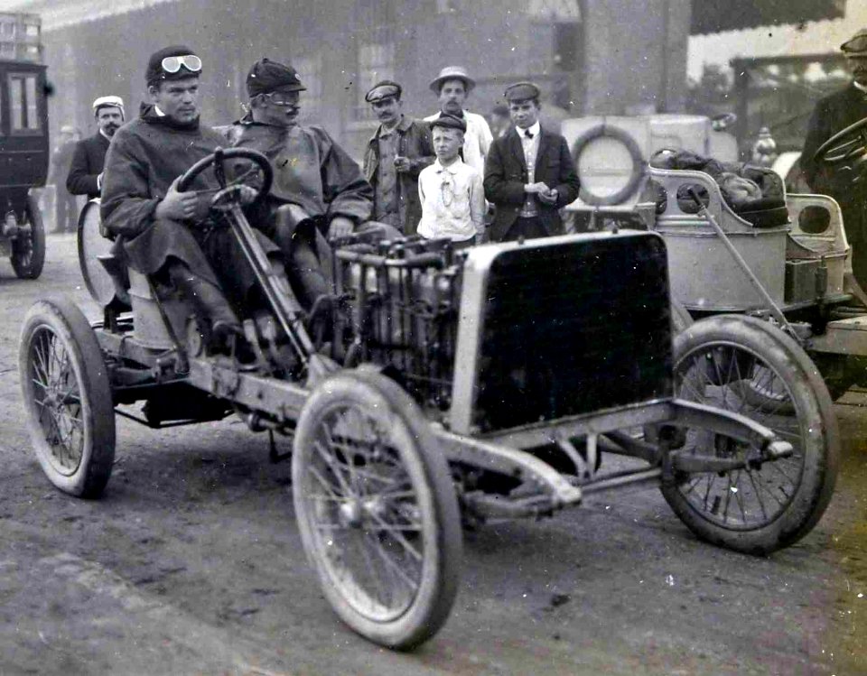 Victor Hémery, vainqueur du Circuit des Ardennes 1905 sur Darracq