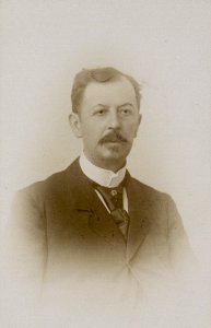 Victor Jaunez (unknown photographer)