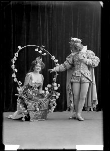 Victoria Strandin and Oscar Tropp in Askungen at Kungliga Operan 1907 - SMV - NT059