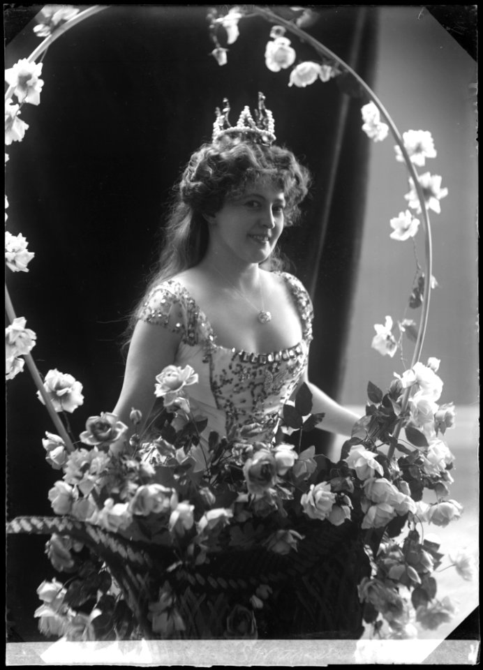 Victoria Strandin in Askungen at Kungliga Operan 1907 - SMV - NS098