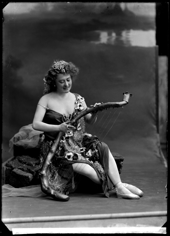 Victoria Strandin in the ballet Undina at Kungliga Operan 1910 - SMV - GS084