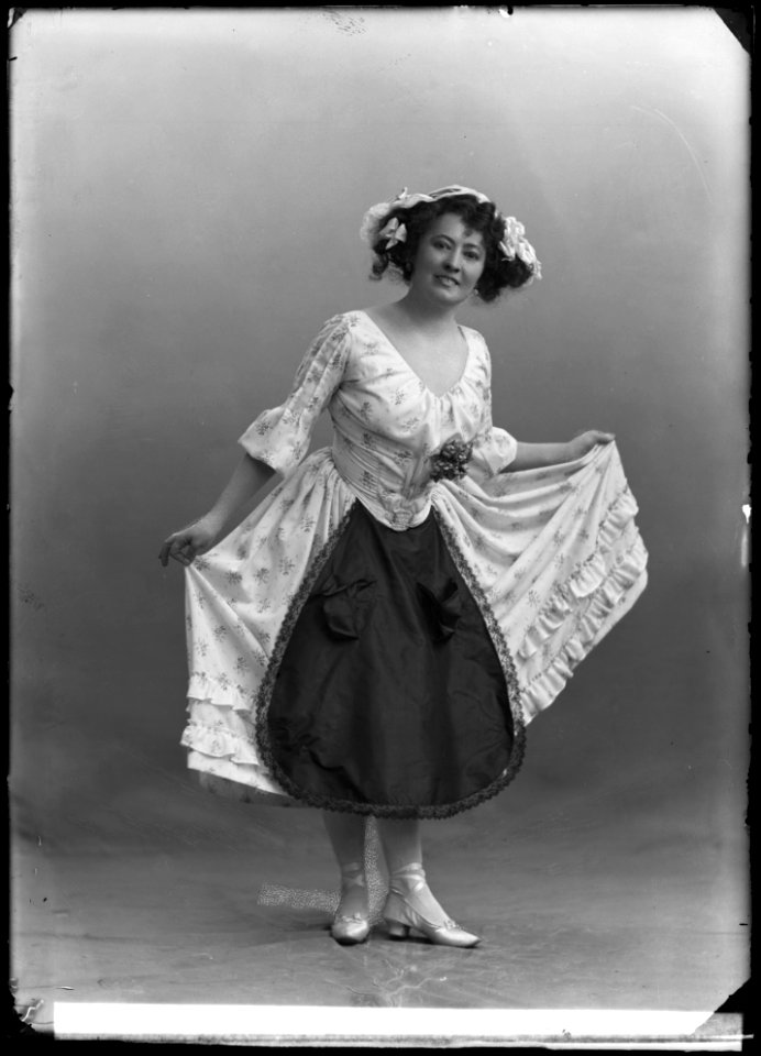 Victoria Strandin in the ballet Festen hos Therese at Kungliga Operan 1911 - SMV - GS087