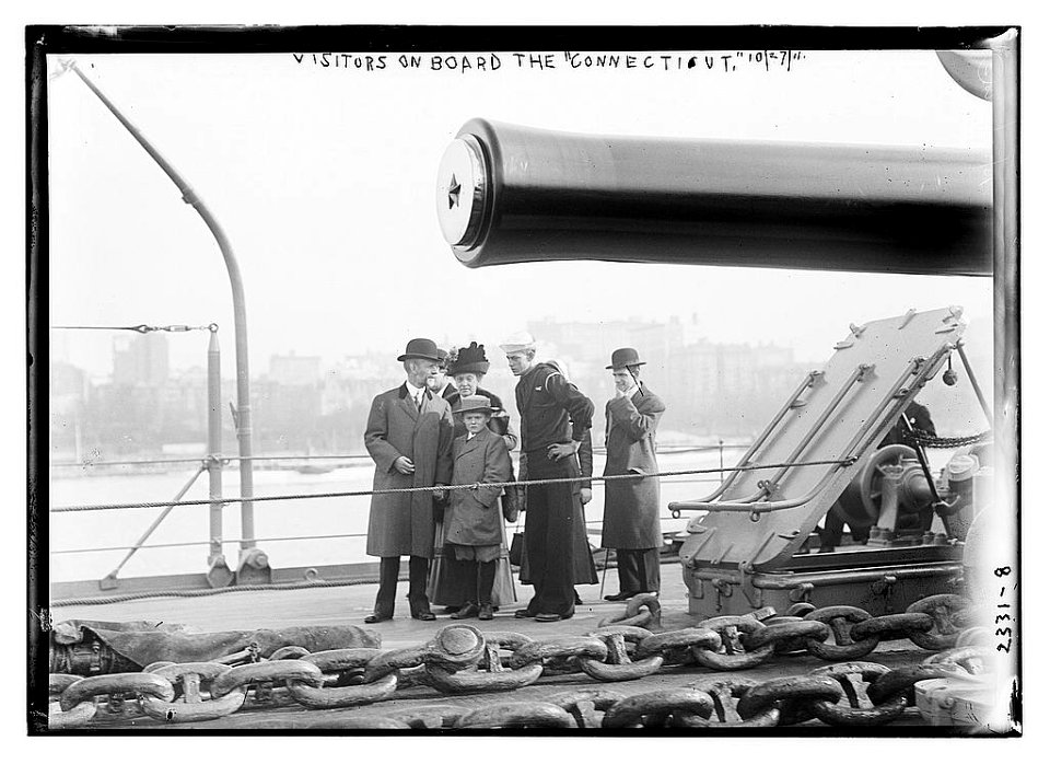 Visitors on board the CONNECTICUT 10-11 LCCN2014689935
