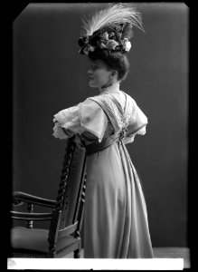 Victoria Strandin, dancer, undated portrait about 1907 - SMV - GS091