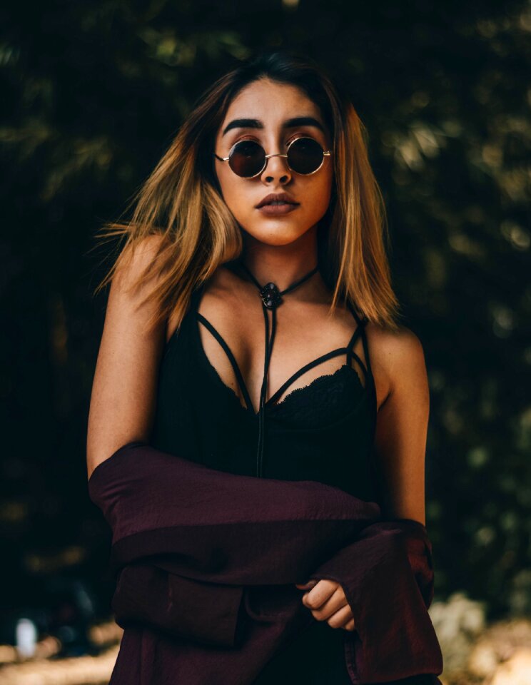 Model fashion black