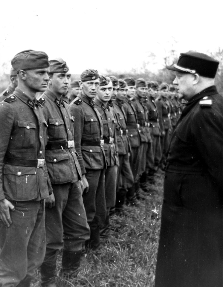 Vidkun Quisling hos norske frivillige på østfronten.