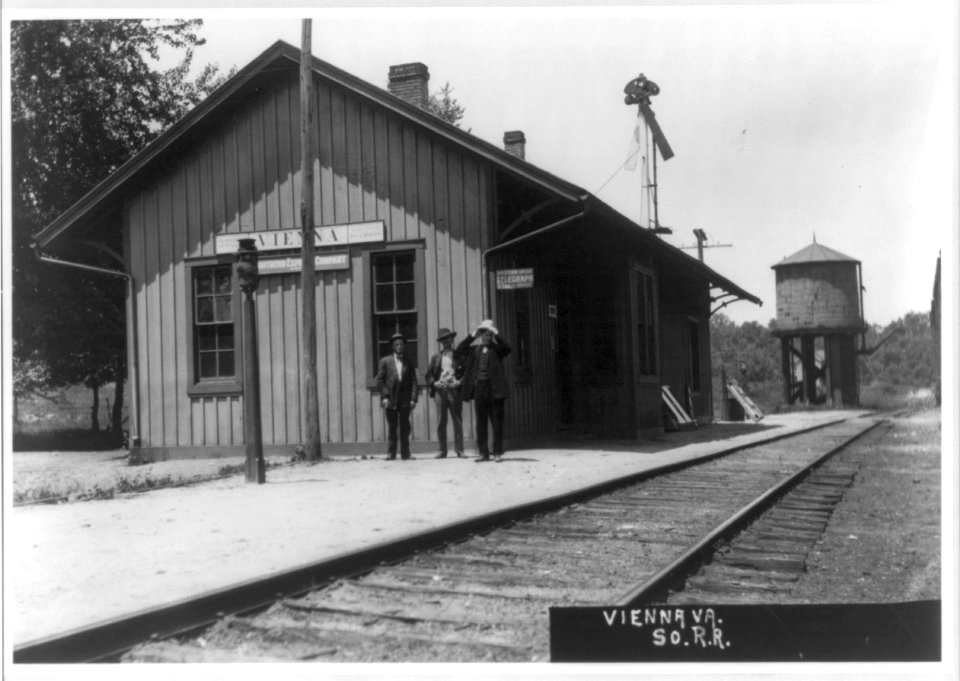 Vienna, Va., station of the Southern railway system, 1909 LCCN2012649608