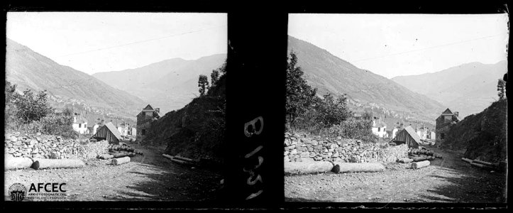 Viella, vista des d'un camí
