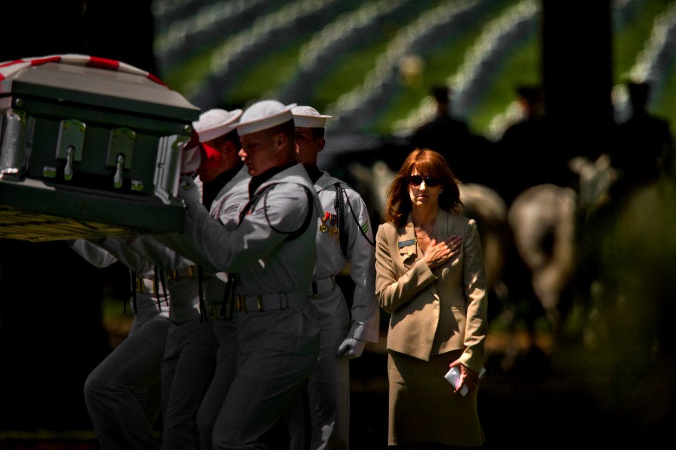 Vietnam-era Sailors are buried at Arlington. (8704604563)