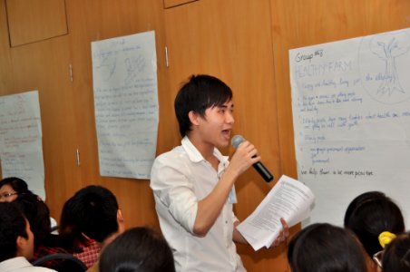 Vietnamese university students join the Business Plan Mashup exercise (8198197611)