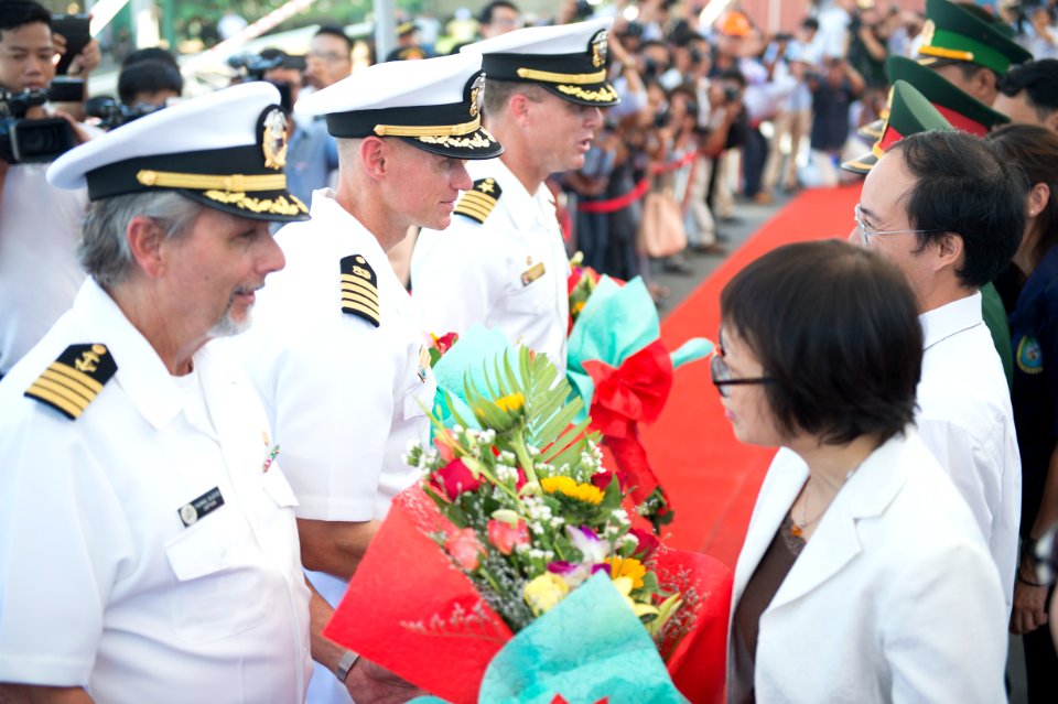 Vietnam welcome reception 150817-N-MK341-044