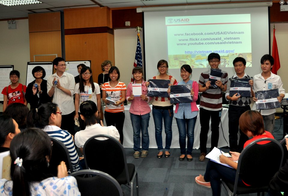 Vietnamese university students join the Business Plan Mashup exercise (8199284888)
