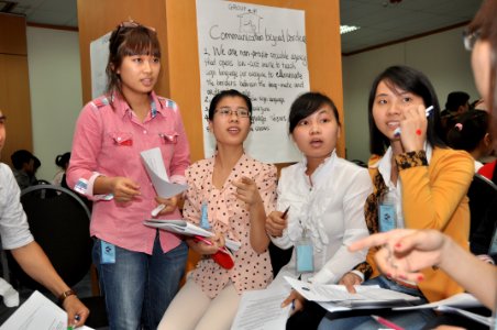 Vietnamese university students join the Business Plan Mashup exercise (8199301070)