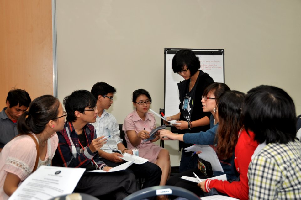 Vietnamese university students join the Business Plan Mashup exercise (8199302670)