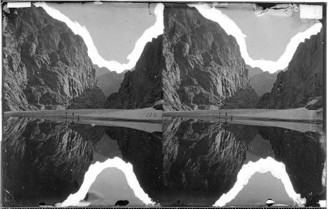 VIEW DOWN BLACK CANYON FROM MIRROR BAR, THE WALLS REPEATED BY REFLECTION, COLORADO RIVER - NARA - 523897