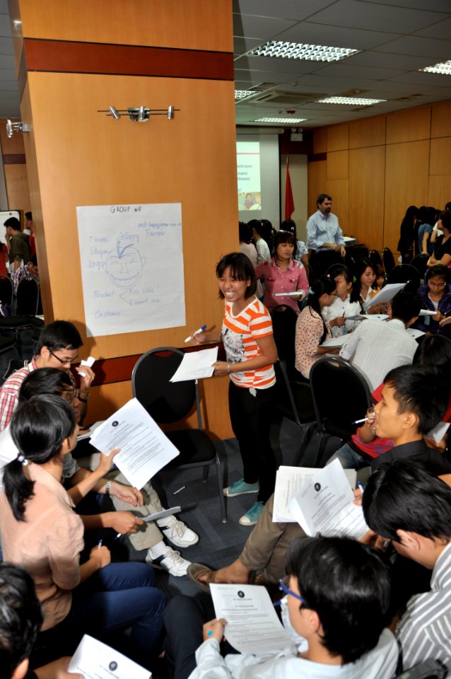 Vietnamese university students join the Business Plan Mashup exercise (8199299398)