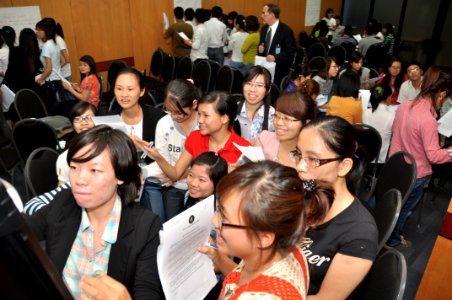 Vietnamese university students join the Business Plan Mashup exercise (8198206025) photo