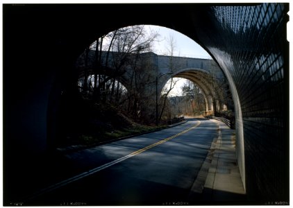 View along rock creeck & potomac parkway photo