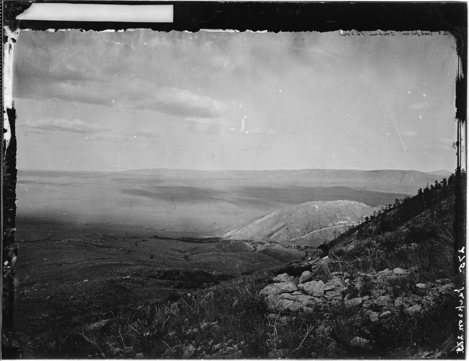 View from Casper Mountain, from near its east end. Shows Dakota hogback in the middle ground. Natrona County, Wyoming. - NARA - 516884