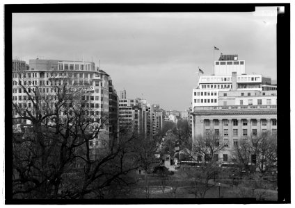 View from white house showing presidents park64