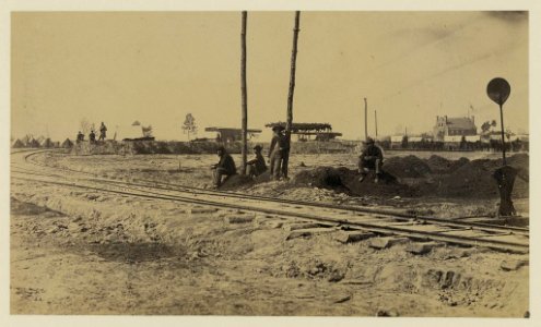 View of Y on the City Point & Army line, near yellow house LCCN2005696859