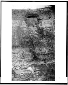 View of Montezuma's Castle, 3 miles north of Fort Verde, Arizona, showing Beaver Creek in the foreground - E.A.M. LCCN95506005